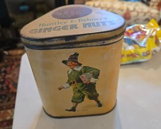 Biscuit tin