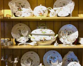 Herend Rothschild Bird Full Dinner Service with Tea & Coffee Set, Serving Pieces, Napkin Rings, Candelabra, Tureens, etc.