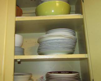 Pyrex bowl & dishes