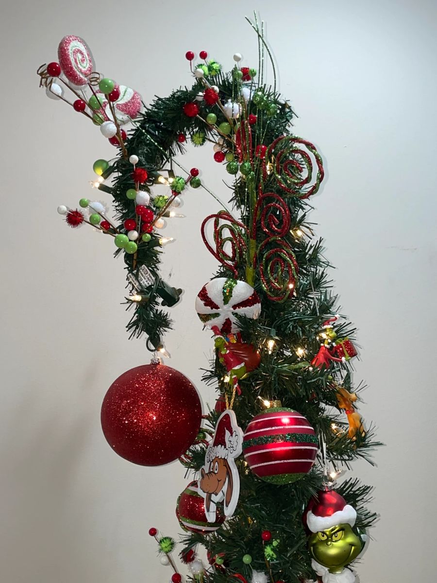 BEAUTIFUL Handmade Grinch 6.5 Foot Light-Up Christmas Tree W/ Glass Ornaments, Garland, & More!
