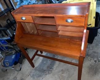 Wood Desk W/ Pull Out Table