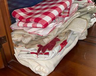 Christmas Table Linen