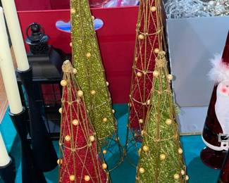 Red, Green, & Gold Christmas Tree Tabletop Decor