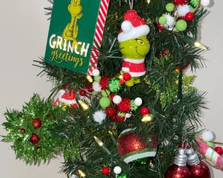BEAUTIFUL Handmade Grinch 6.5 Foot Light-Up Christmas Tree W/ Glass Ornaments, Garland, & More!