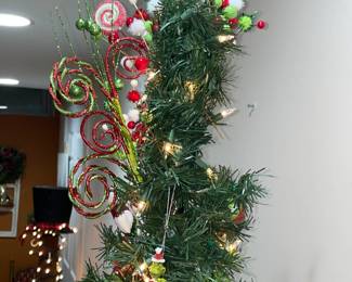 BEAUTIFUL Handmade Grinch 6.5 Foot Light-Up Christmas Tree W/ Glass Ornaments, Garland, & More!