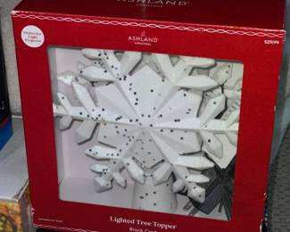 Christmas Light-Up Snowflake Tree Topper