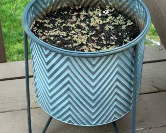 Outdoor Planter W/ Potting Soil