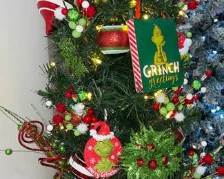 BEAUTIFUL Handmade Grinch 6.5 Foot Light-Up Christmas Tree W/ Glass Ornaments, Garland, & More!