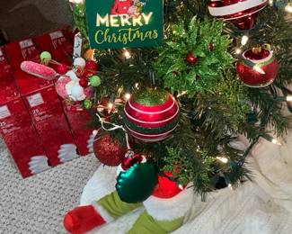 BEAUTIFUL Handmade Grinch 6.5 Foot Light-Up Christmas Tree W/ Glass Ornaments, Garland, & More!