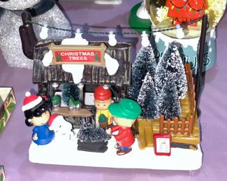 Peanuts Snoopy Musical Christmas Tree Lot Tabletop Scene