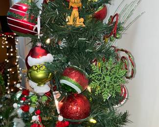 BEAUTIFUL Handmade Grinch 6.5 Foot Light-Up Christmas Tree W/ Glass Ornaments, Garland, & More!