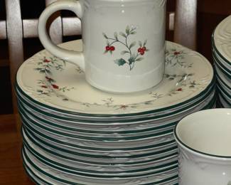 Winterberry By Pfaltzgraff Dinnerware Set (Dinner Plates, Salad Plates, Soup Bowls, & Handled Mugs)