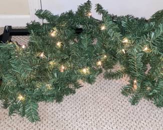Light-Up Christmas Garland