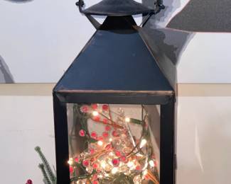 BEAUTIFUL Light-Up Lantern W/ Garland & Floral Accents
