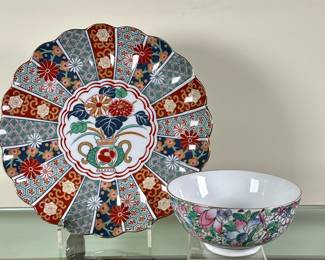 (2pc) Japanese & Chinese Porcelain | Vintage (mid 20th c.) fine porcelain decorative plate and bowl, including:
Japanese Arita Imari "Fan" pattern scalloped serving platter: diameter 12"
Chinese hand-painted floral pattern bowl: diameter 8"