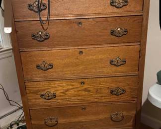 Antique Oak Dresser with 5 drawers & ornate pulls