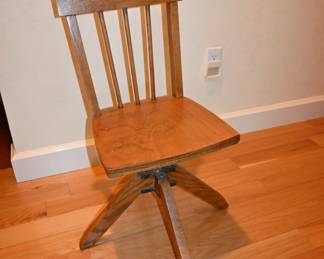 child swirl Chair