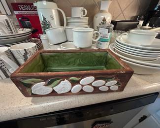 Brayton Laguna California Pottery, Manhattan Skyline, Midwinter Stonehenge England dinnerware Lot