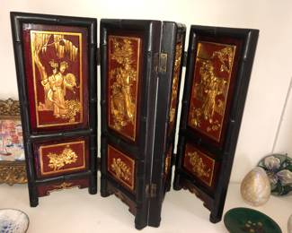 Small shelf screen