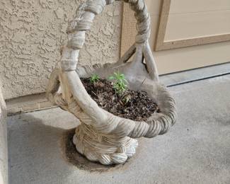 Concrete basket
