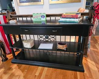 Thomasvile Sofa table