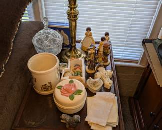 Table - Lamp - Hummel's