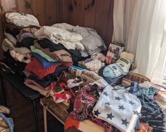 Lots of clean and in good condition clothing