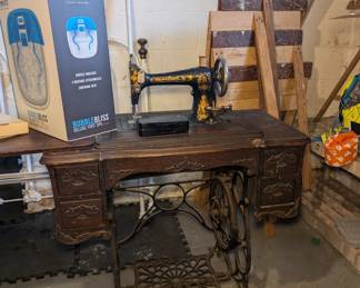 Vintage Singer Sewing Machine