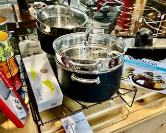 Miscellaneous kitchen lot
