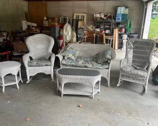 5 piece Wicker set