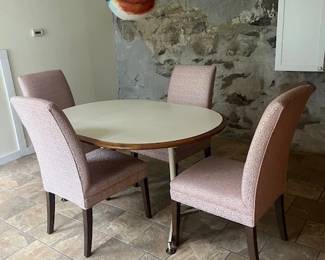 Oval table with 4 new chairs