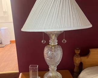 Crystal lamp and end table