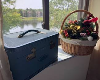 vintage train case