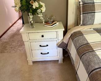 KING BED SIDE TABLE