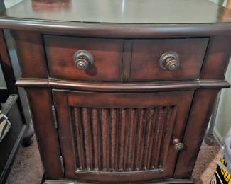 nightstands, pair