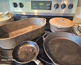 cast iron cookware