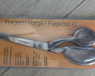 Fabric shears, unopened