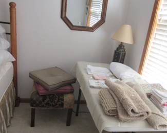 Footstool/mirror, queen bed