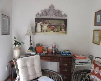 Nice desk, printer, lamp, vase, picture