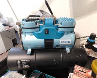 Cool running 1/4hp Piston Air Compressor
