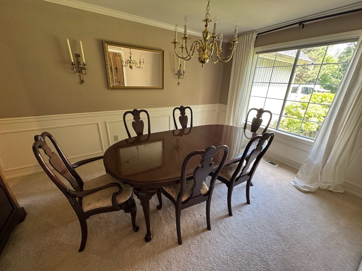 Dinning table & 6 chairs