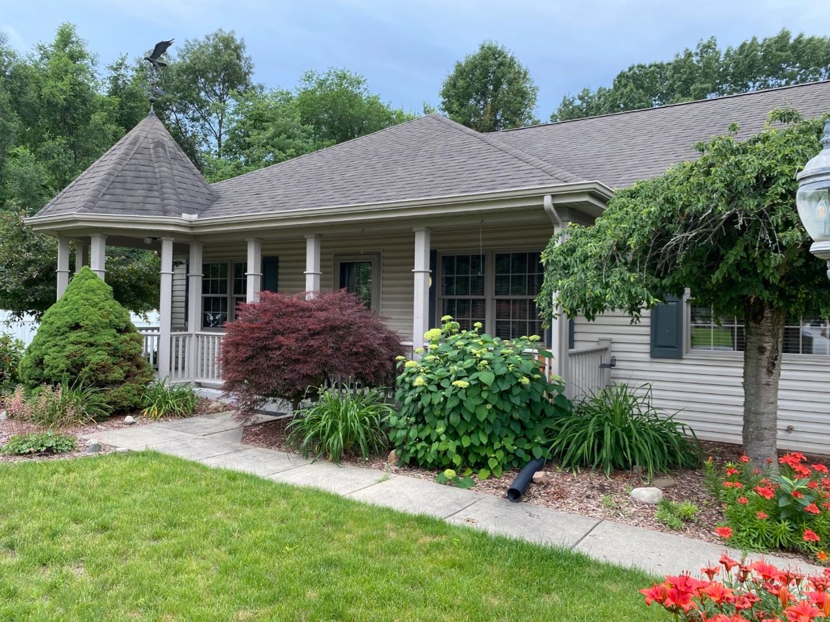 NICE House with NICE Things - Come & See!
