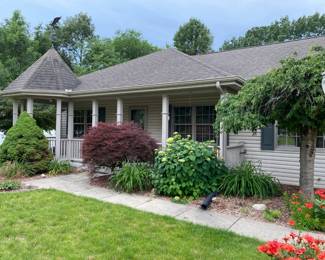 NICE House with NICE Things - Come & See!