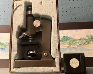 Microscope