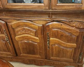 Singer Furniture Company dining room set