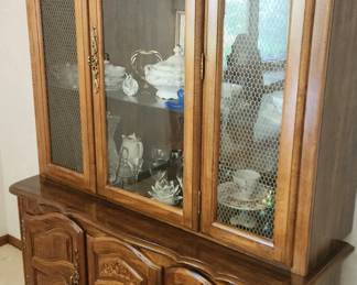 Singer Furniture Company dining room set