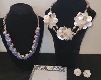 Ilaria Peru pearl floral necklace and earrings, Sodalite necklace