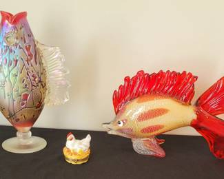 Limoges France Chicken Box, signed art glass fish vase Rick Hunter