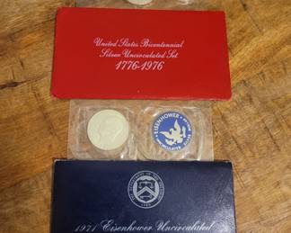1971 Eisenhower Uncirculated Silver Dollar, 1976 Uncirculated Bicentennial U.S. Silver Set