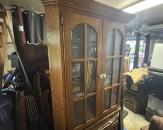 Corner cabinet